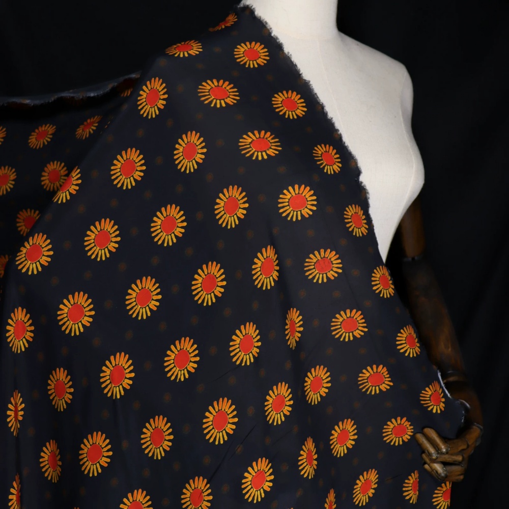 Sun Floral Small Dots Print Re - Good Floral & Wedding Decor Supply Photos recension och pris